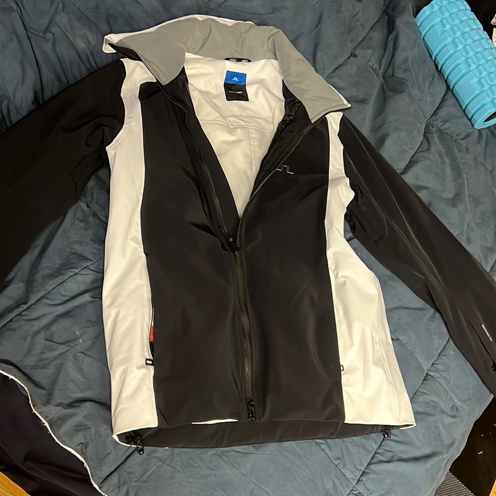 J Lindeberg dermizax snow jacket